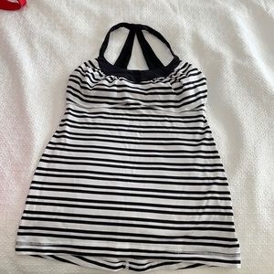 Guc lululemon tank top sz 6